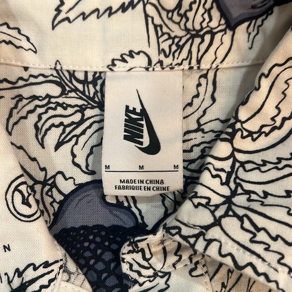 Nike MEN'S Nikelab Floral Collection Short Sleeve Top and matching shorts Size M - Picture 3 of 8